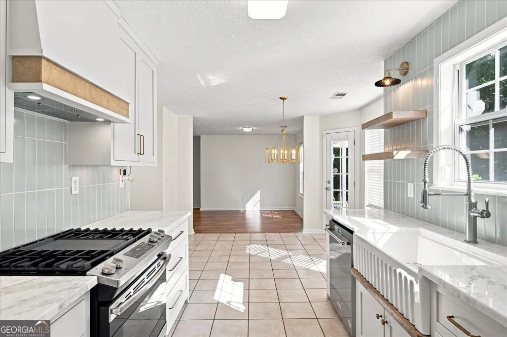 2928 Noah DR Acworth, GA 30101