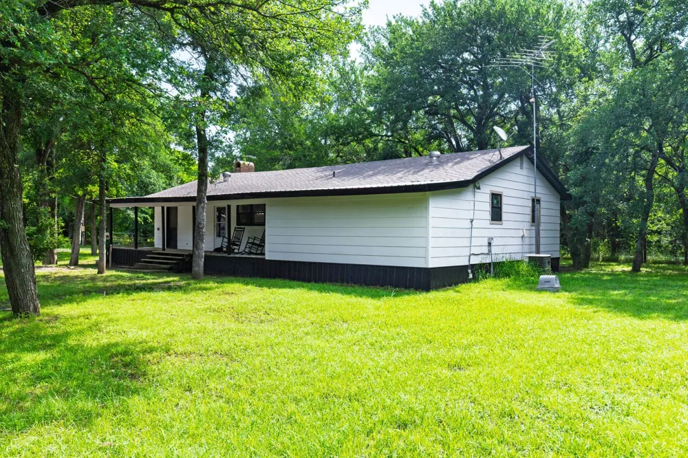 7478 County Road 1020 Wolfe City, TX 75496