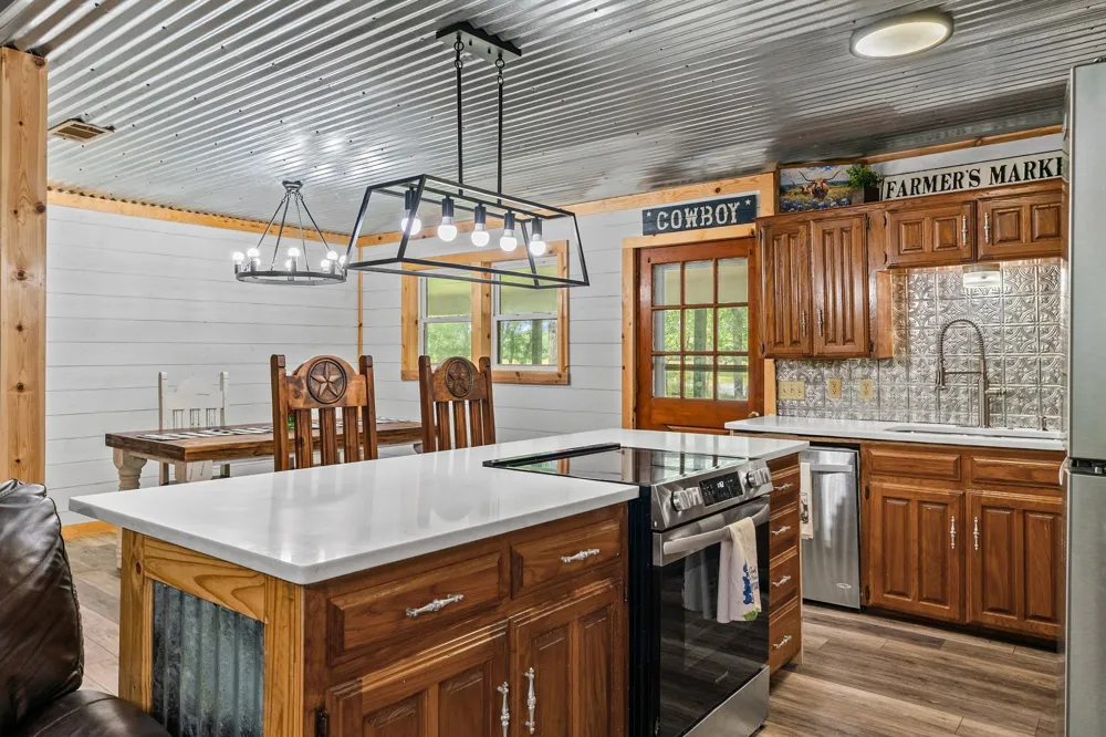 7478 County Road 1020 Wolfe City, TX 75496