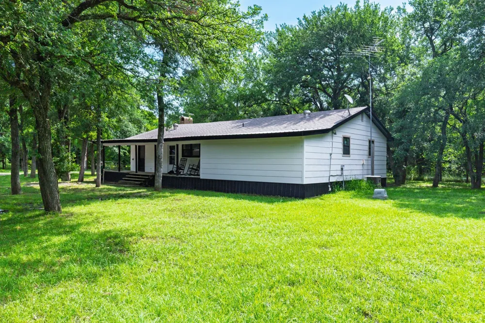 7478 County Road 1020 Wolfe City, TX 75496