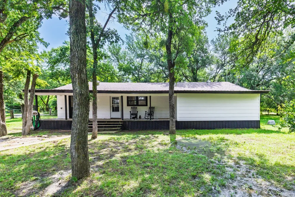 7478 County Road 1020 Wolfe City, TX 75496