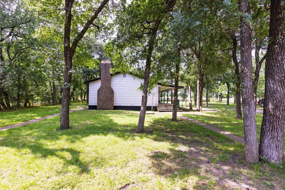 7478 County Road 1020 Wolfe City, TX 75496