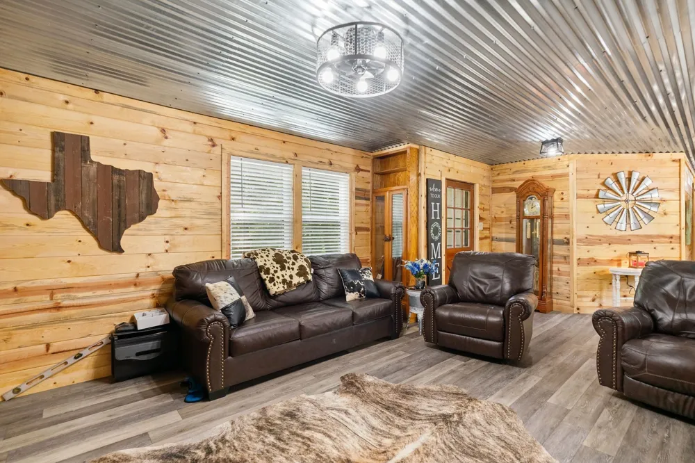 7478 County Road 1020 Wolfe City, TX 75496