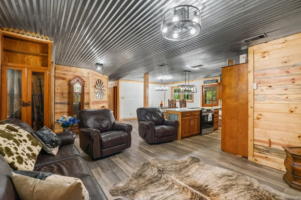 7478 County Road 1020 Wolfe City, TX 75496