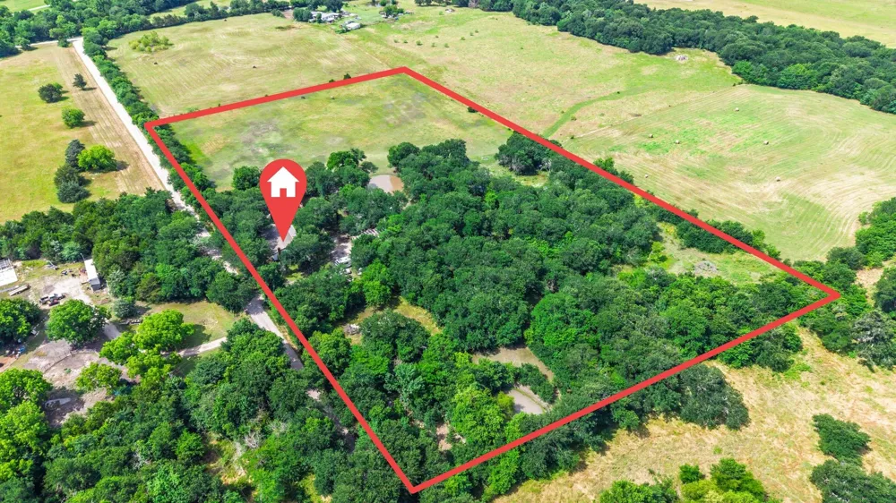 7478 County Road 1020 Wolfe City, TX 75496