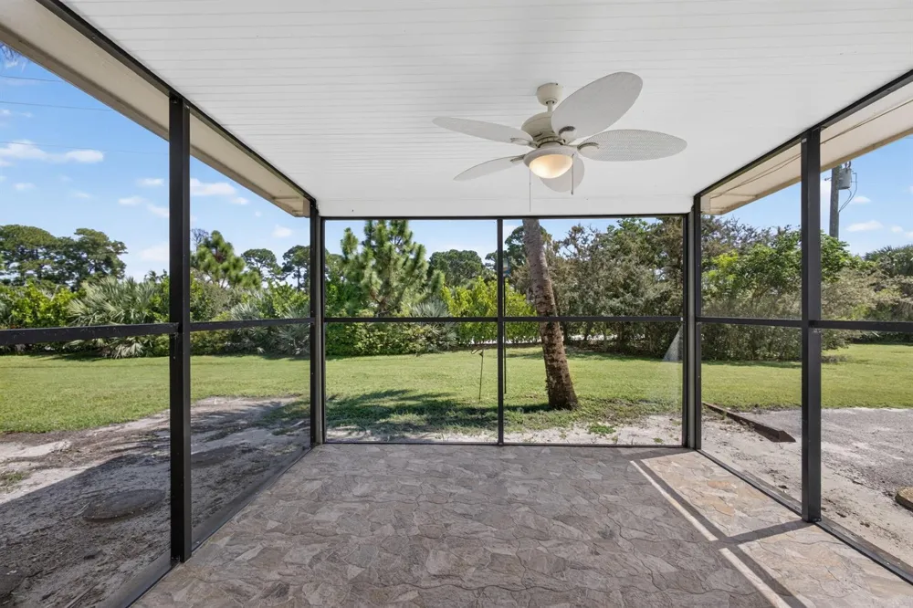 8697 SE HOBE RIDGE AVENUE Hobe Sound, FL 33455
