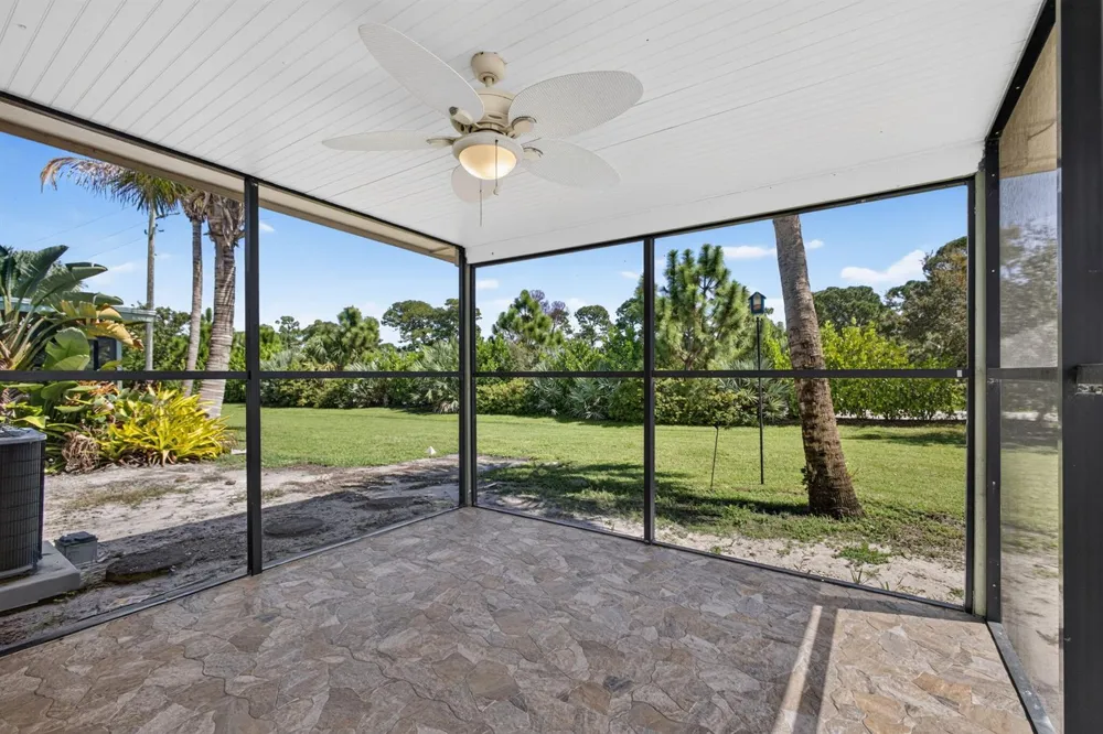 8697 SE HOBE RIDGE AVENUE Hobe Sound, FL 33455
