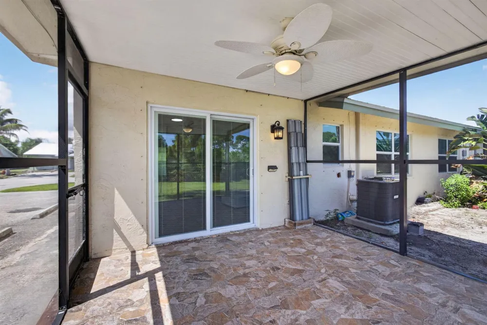8697 SE HOBE RIDGE AVENUE Hobe Sound, FL 33455