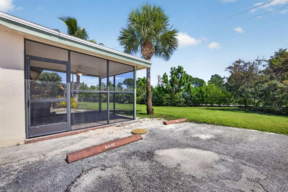 8697 SE HOBE RIDGE AVENUE Hobe Sound, FL 33455