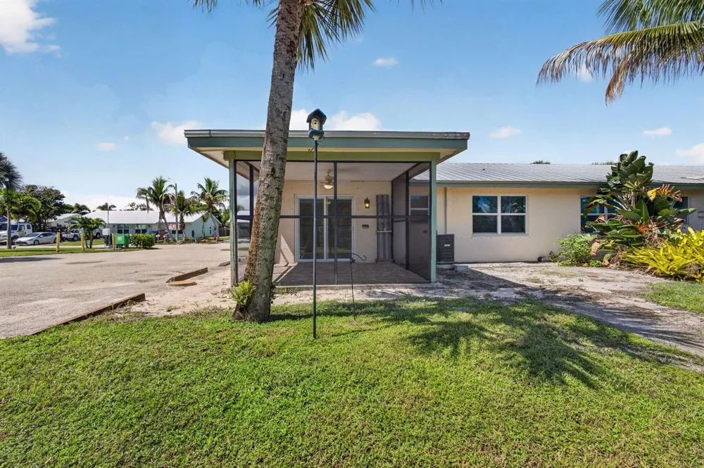 8697 SE HOBE RIDGE AVENUE Hobe Sound, FL 33455