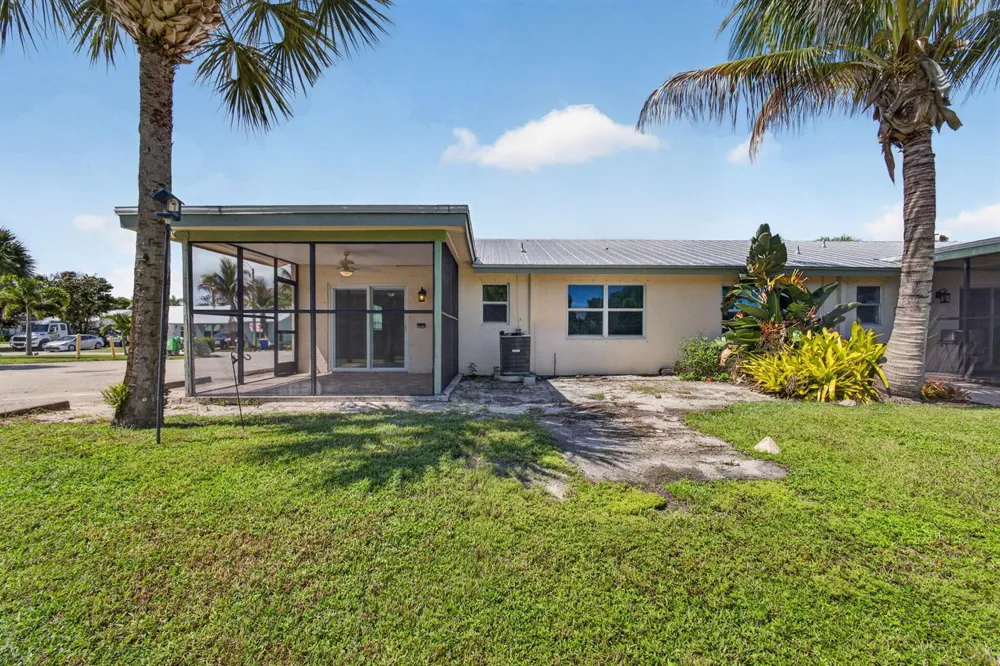 8697 SE HOBE RIDGE AVENUE Hobe Sound, FL 33455