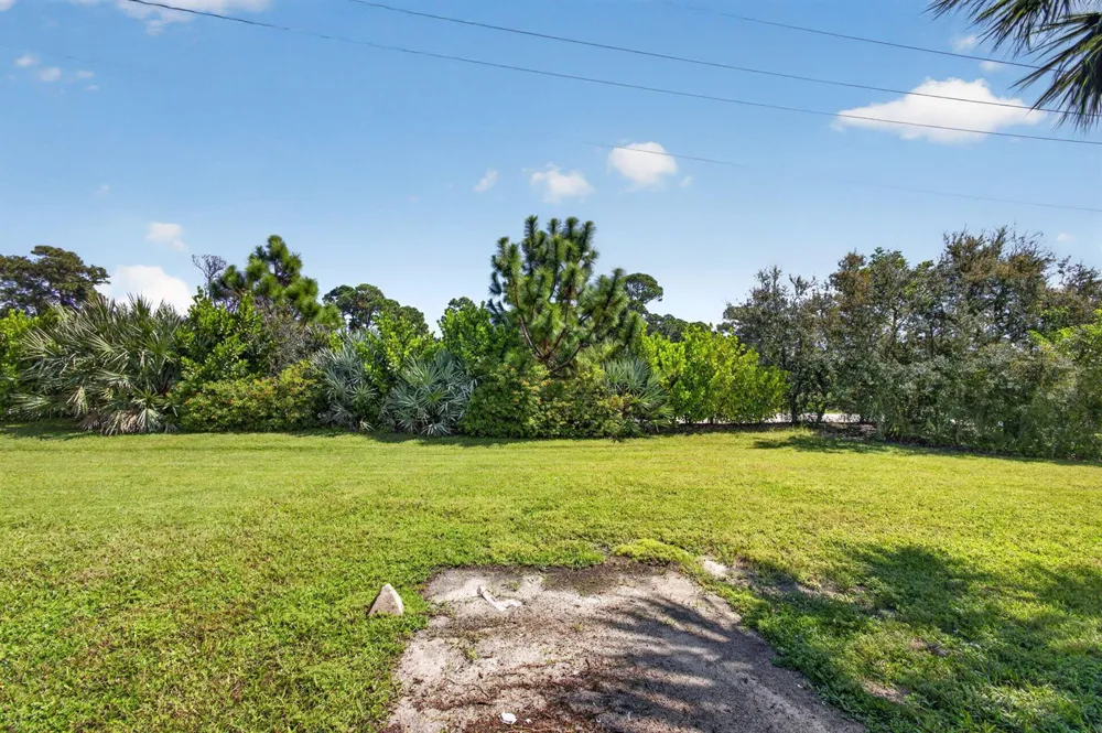 8697 SE HOBE RIDGE AVENUE Hobe Sound, FL 33455