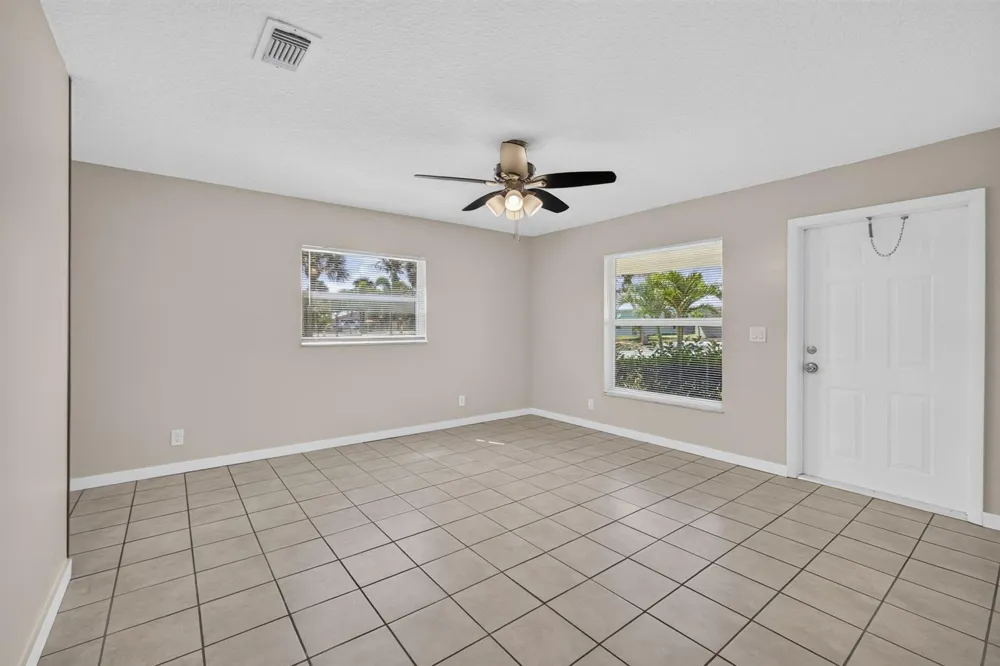 8697 SE HOBE RIDGE AVENUE Hobe Sound, FL 33455