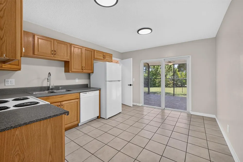 8697 SE HOBE RIDGE AVENUE Hobe Sound, FL 33455