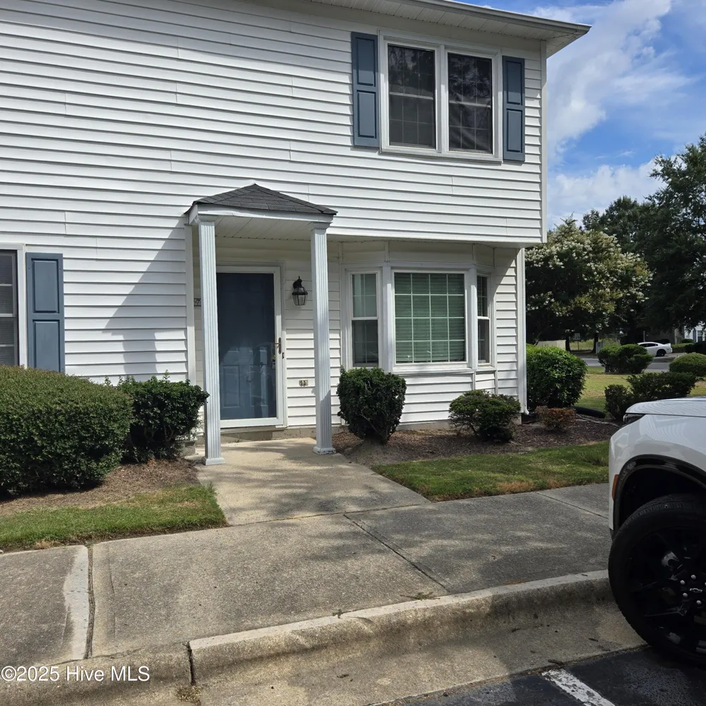 3830 Sterling Pointe Drive #P7 Winterville, NC 28590