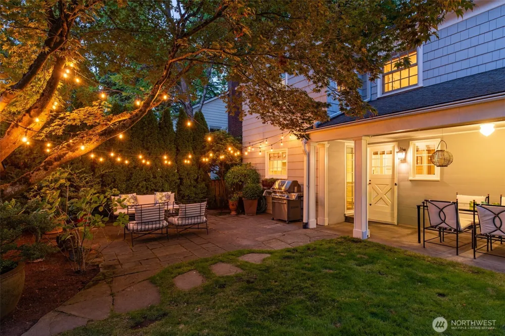 621 34th Avenue E Seattle, WA 98112