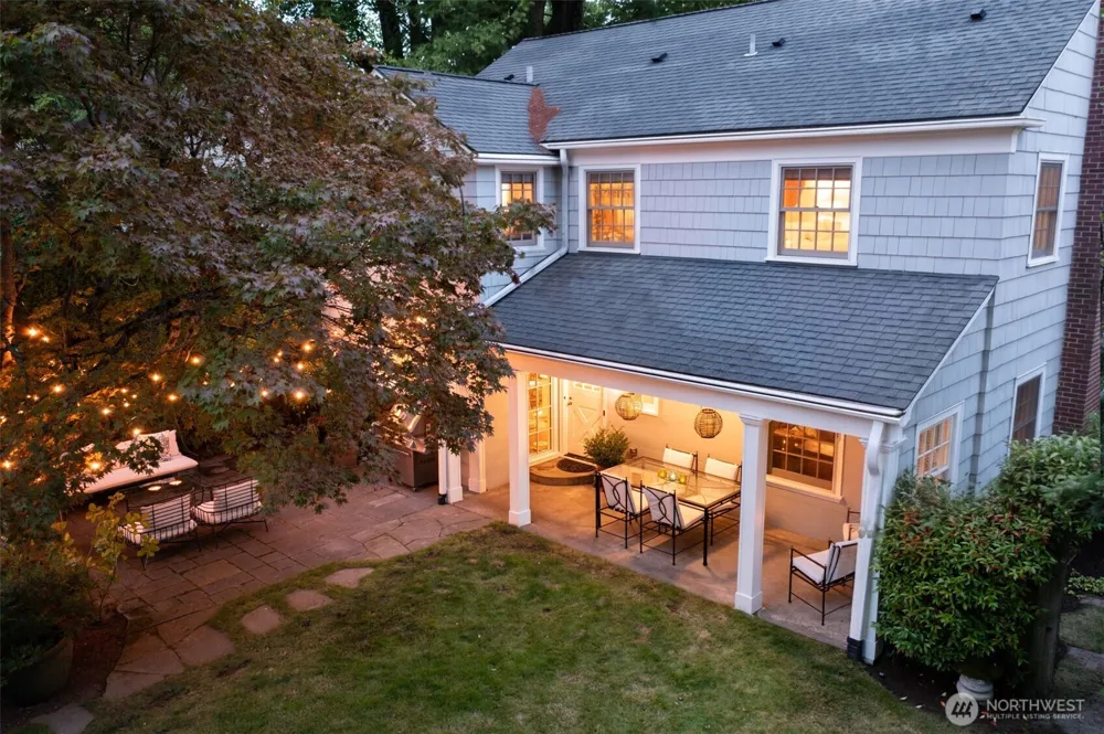 621 34th Avenue E Seattle, WA 98112