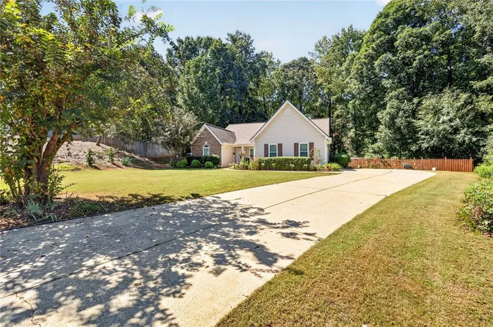 4692 Devencrest Lane Buford, GA 30519