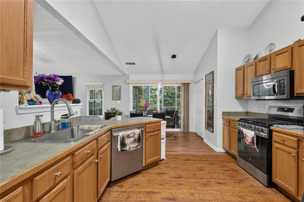 4692 Devencrest Lane Buford, GA 30519