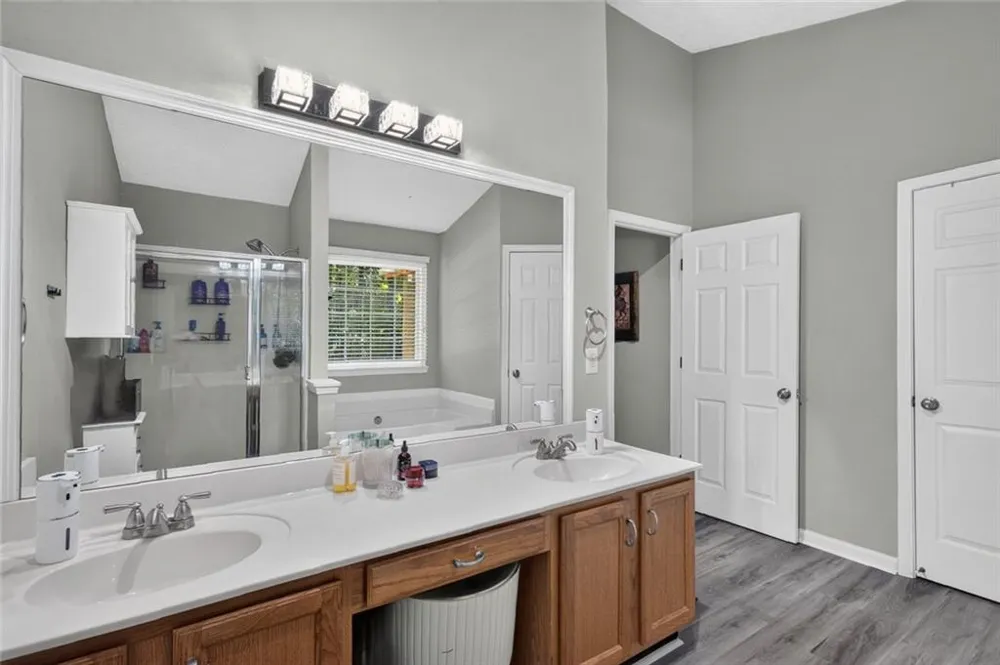 4692 Devencrest Lane Buford, GA 30519