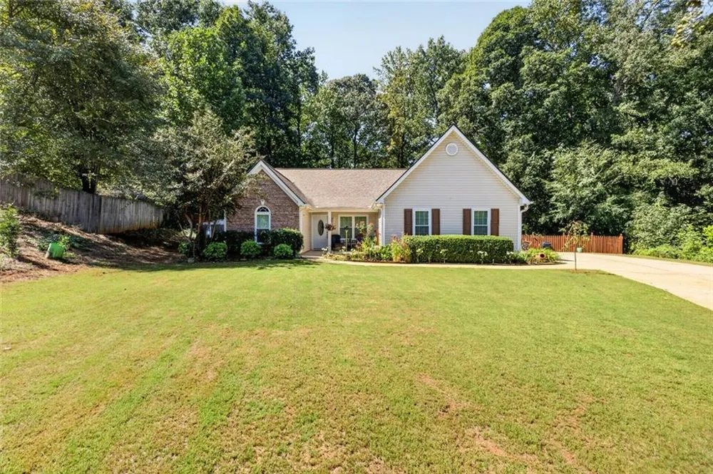 4692 Devencrest Lane Buford, GA 30519
