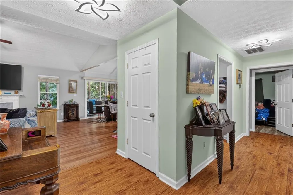 4692 Devencrest Lane Buford, GA 30519