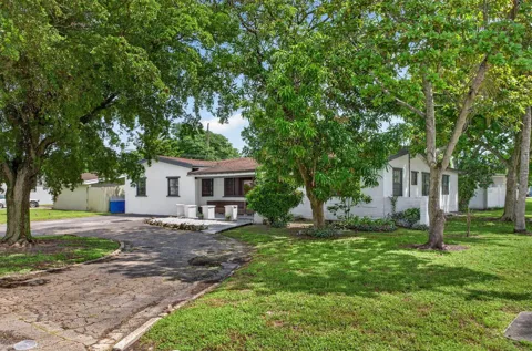 7571 LASALLE BOULEVARD