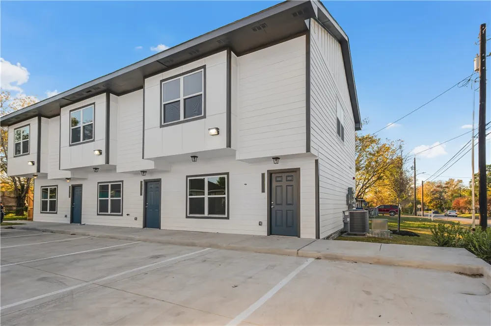 601 W 24th Street Bryan, TX 77803