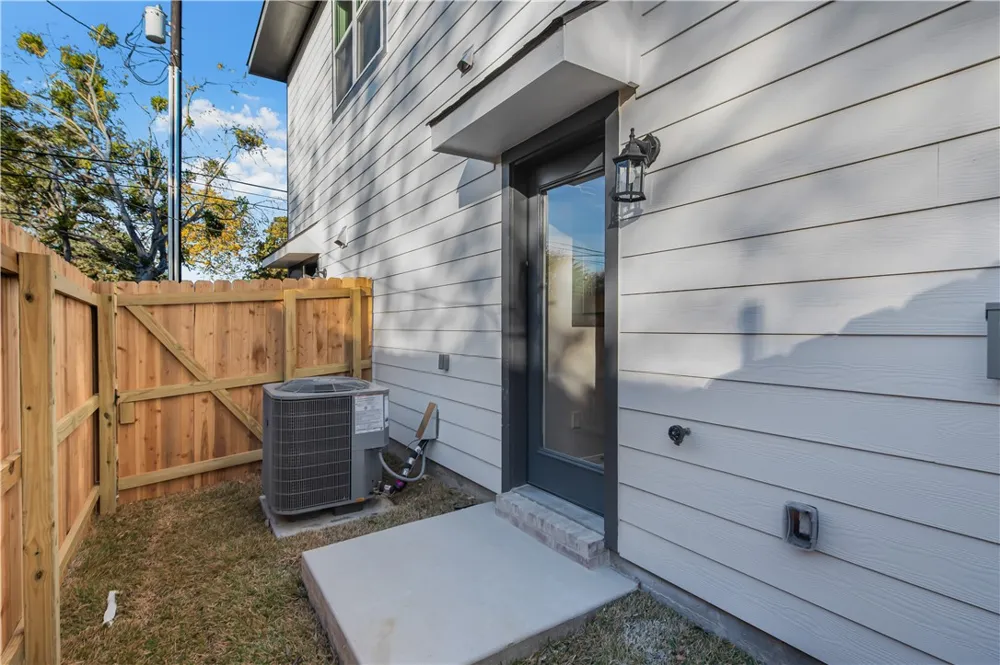 601 W 24th Street Bryan, TX 77803