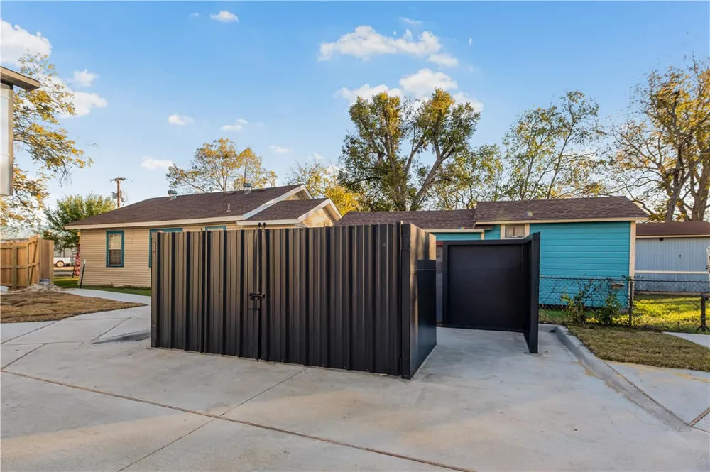 601 W 24th Street Bryan, TX 77803