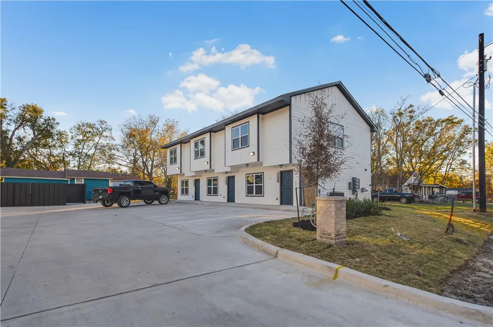 601 W 24th Street Bryan, TX 77803