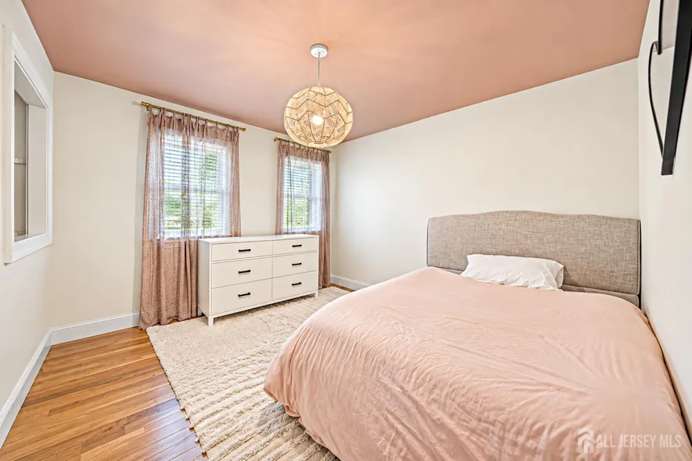 4 Bunker Hill Run East Brunswick, NJ 08816