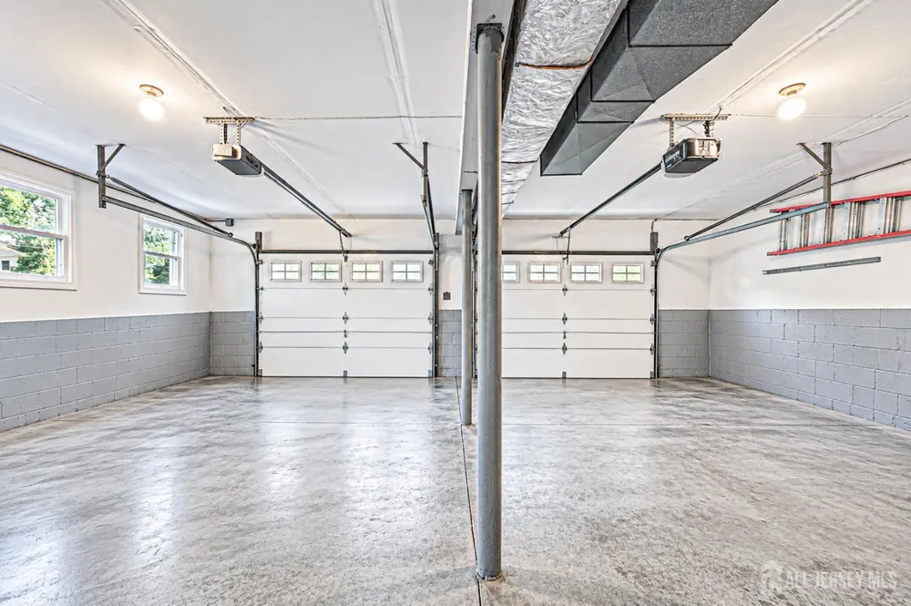 4 Bunker Hill Run East Brunswick, NJ 08816