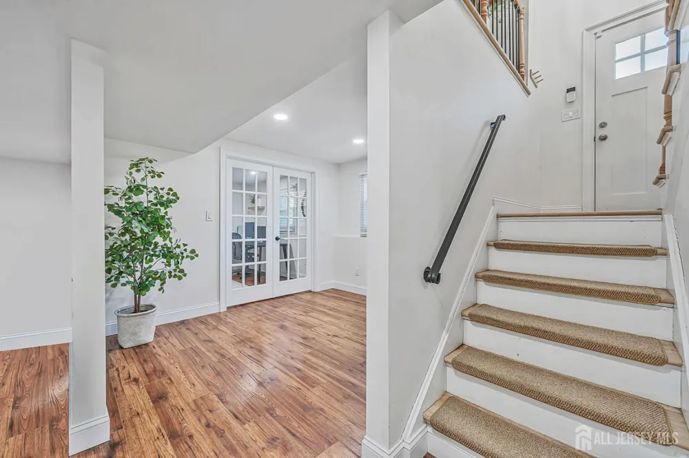 4 Bunker Hill Run East Brunswick, NJ 08816