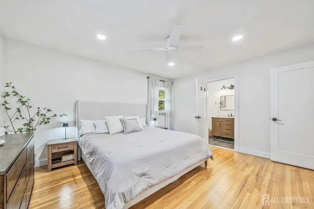4 Bunker Hill Run East Brunswick, NJ 08816
