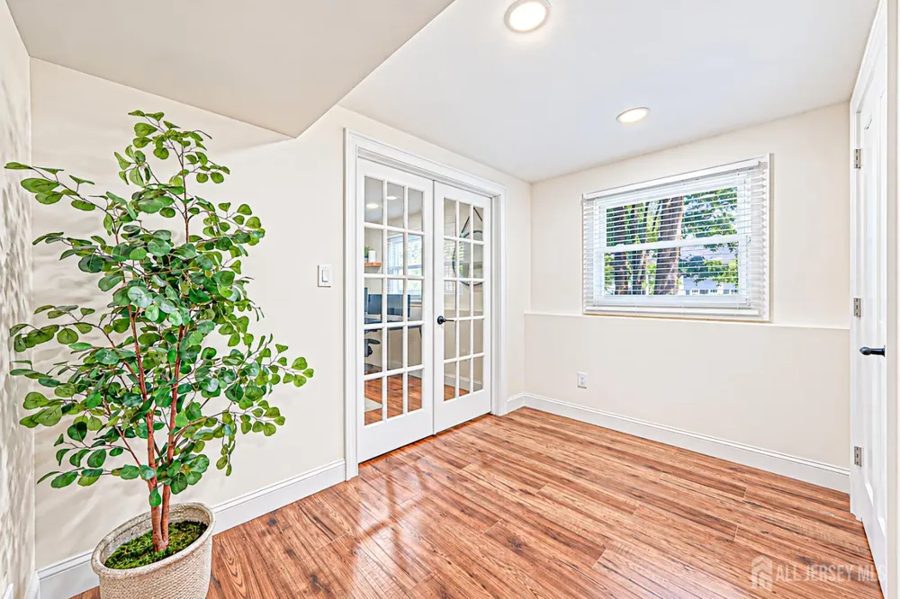 4 Bunker Hill Run East Brunswick, NJ 08816