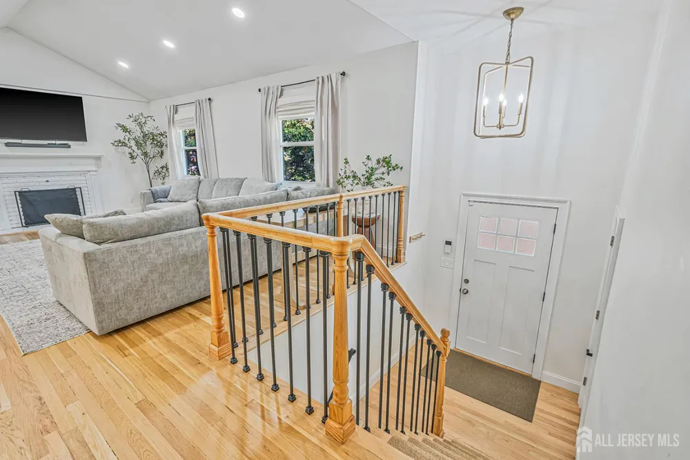 4 Bunker Hill Run East Brunswick, NJ 08816