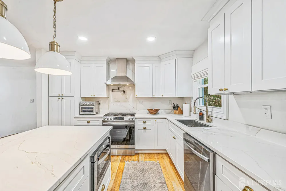 4 Bunker Hill Run East Brunswick, NJ 08816