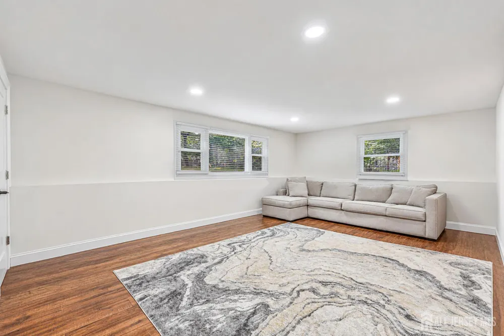 4 Bunker Hill Run East Brunswick, NJ 08816