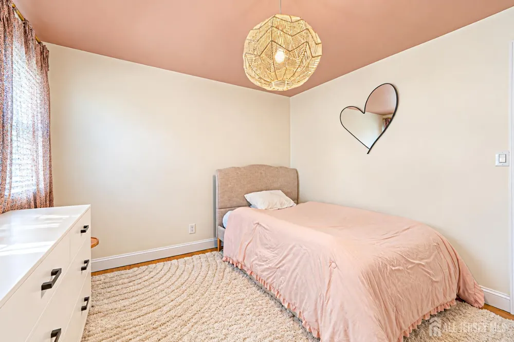 4 Bunker Hill Run East Brunswick, NJ 08816