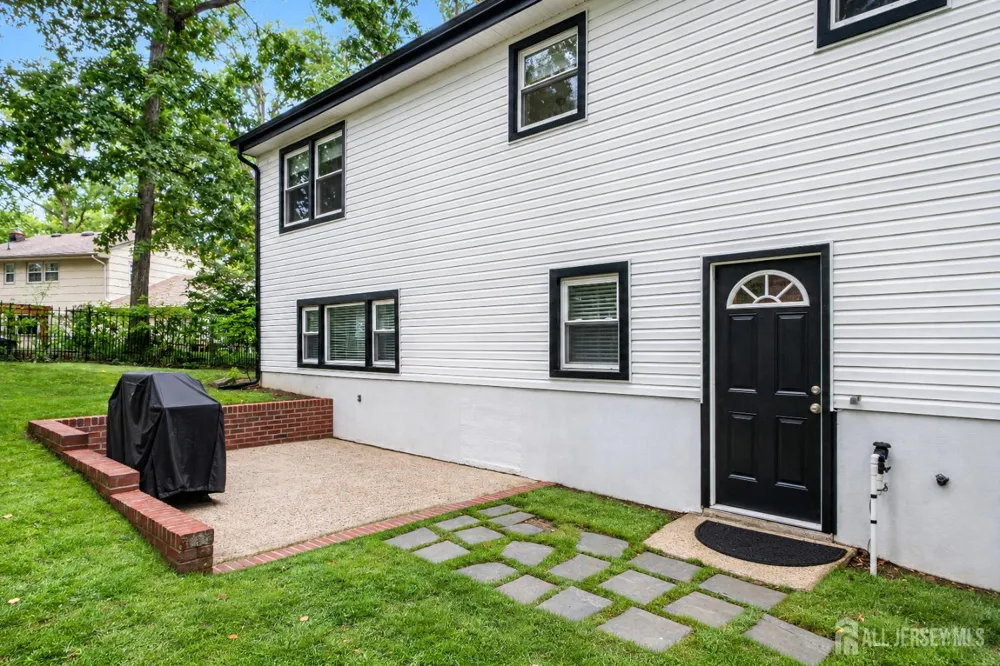 4 Bunker Hill Run East Brunswick, NJ 08816