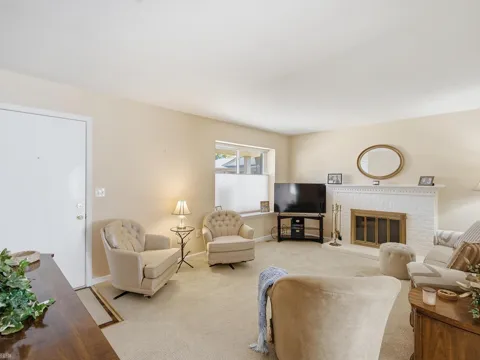 2982 Roundtree Drive