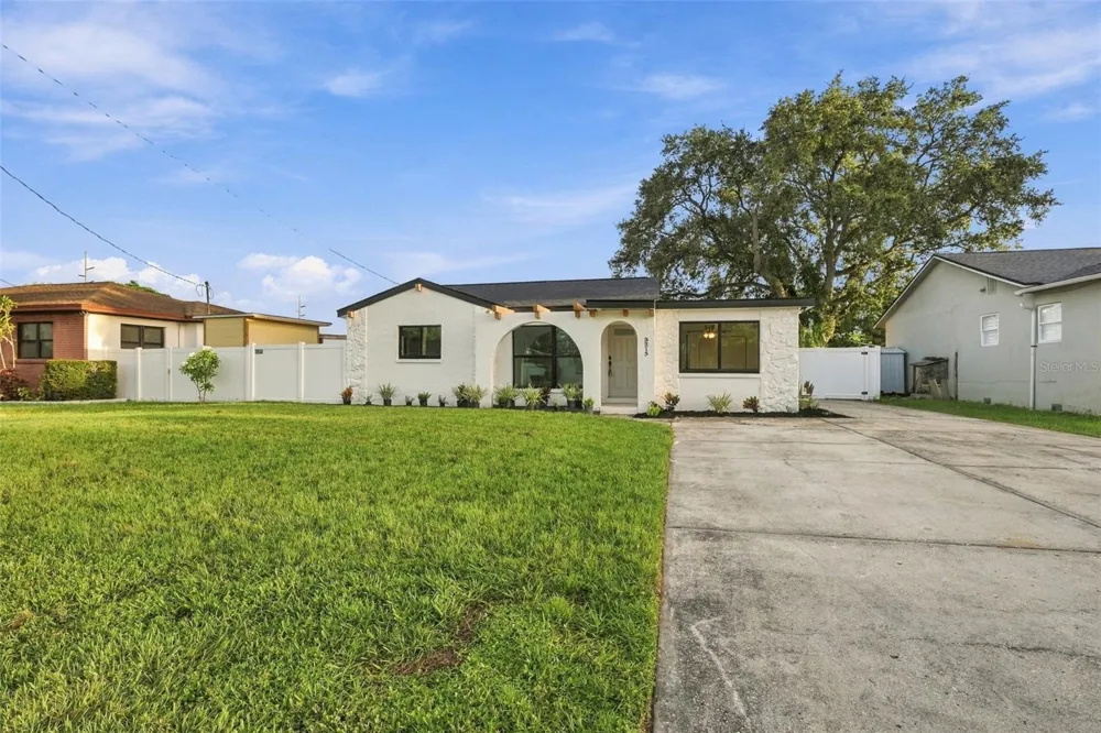 3215 W DEWEY STREET Tampa, FL 33607