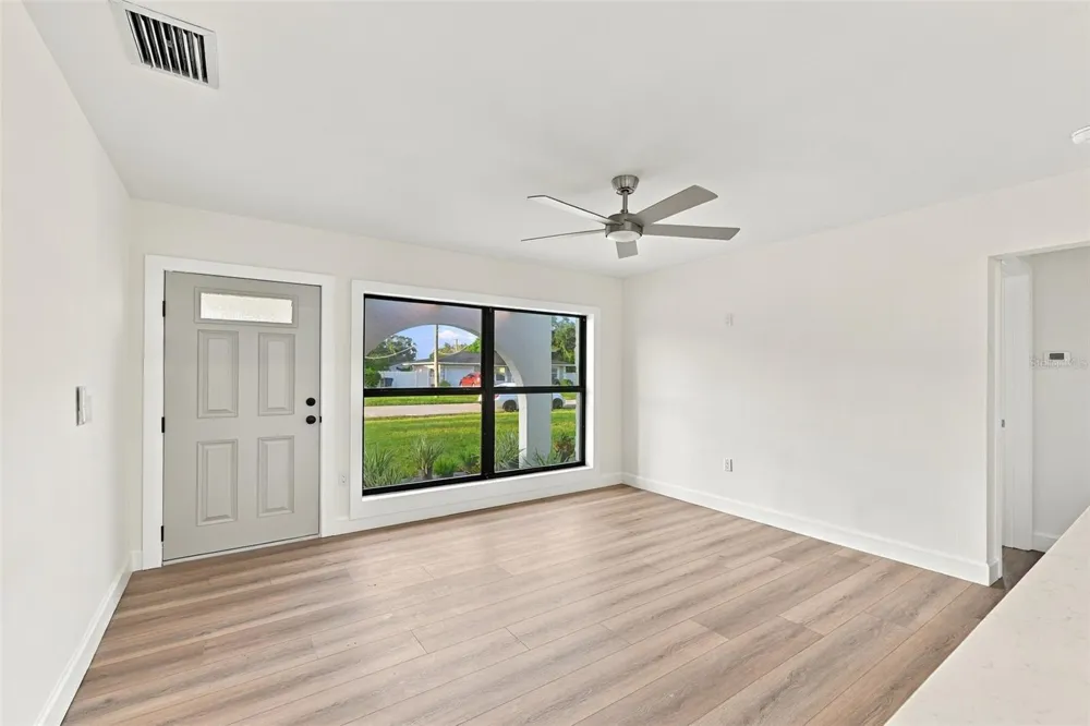 3215 W DEWEY STREET Tampa, FL 33607