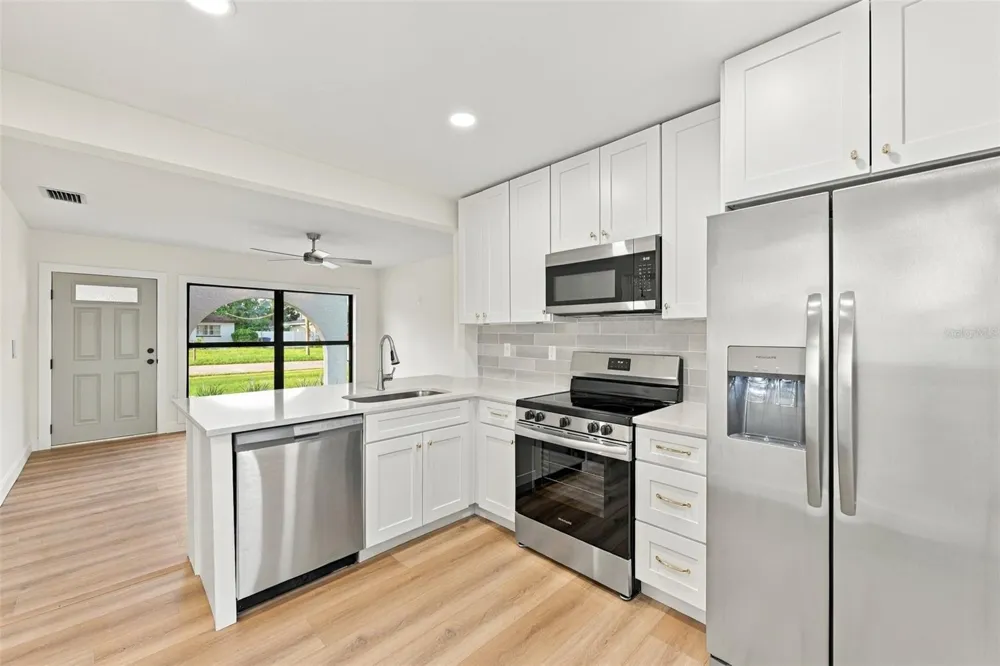 3215 W DEWEY STREET Tampa, FL 33607