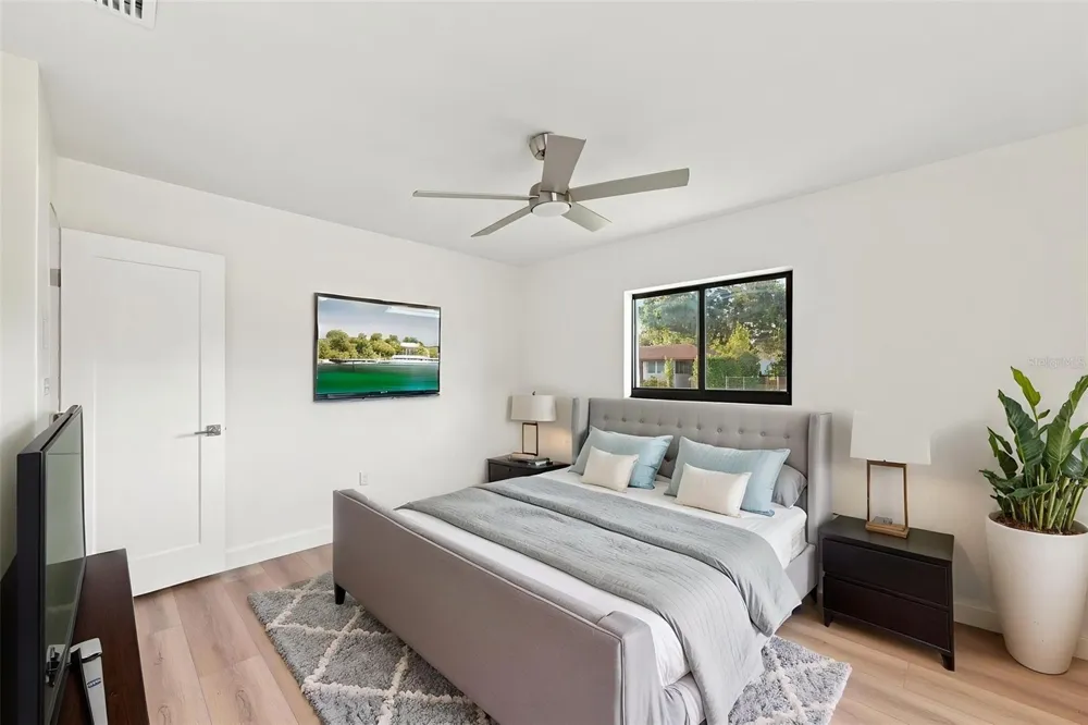 3215 W DEWEY STREET Tampa, FL 33607