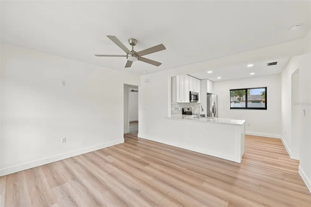 3215 W DEWEY STREET Tampa, FL 33607