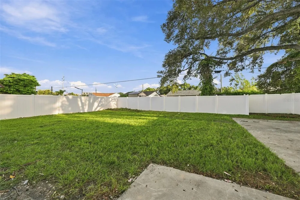 3215 W DEWEY STREET Tampa, FL 33607