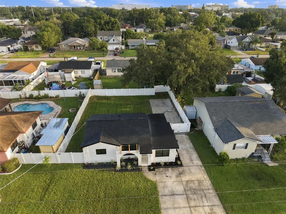 3215 W DEWEY STREET Tampa, FL 33607