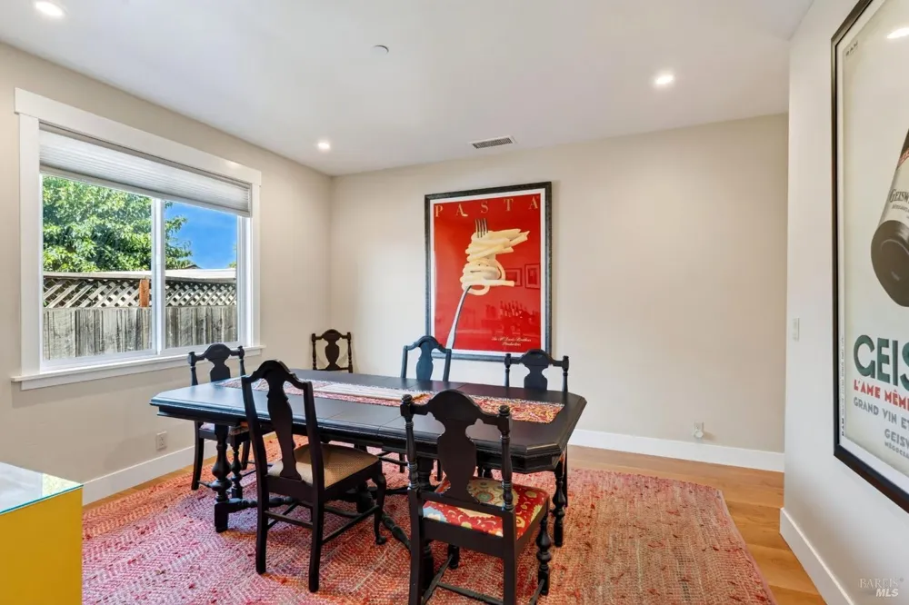 445 Monte Vista Avenue Healdsburg, CA 95448